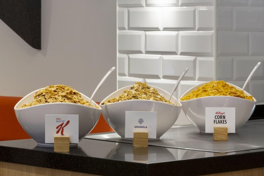 Holiday Inn Express Park Royal By Ihg Лондон Екстер'єр фото