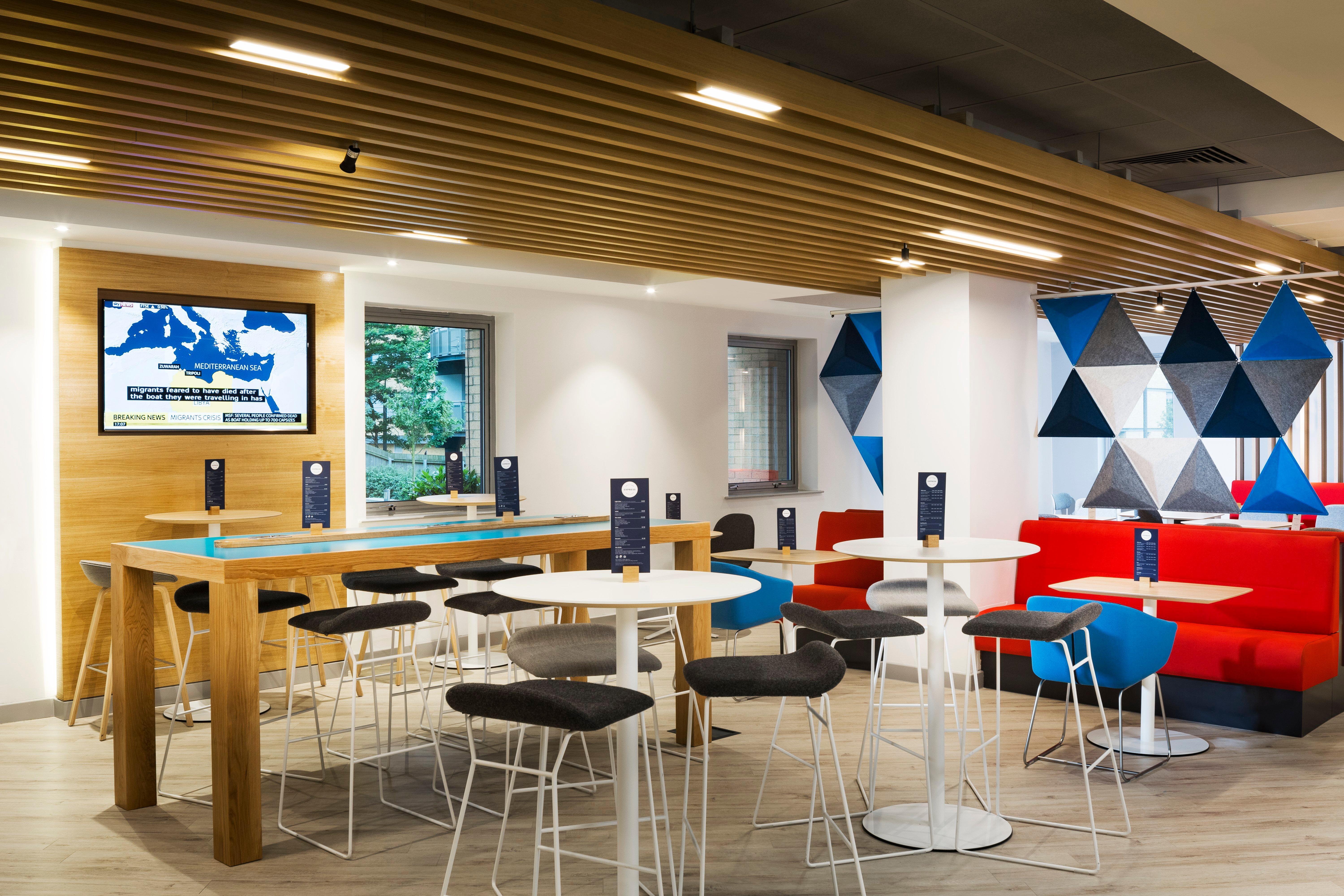 Holiday Inn Express Park Royal By Ihg Лондон Екстер'єр фото