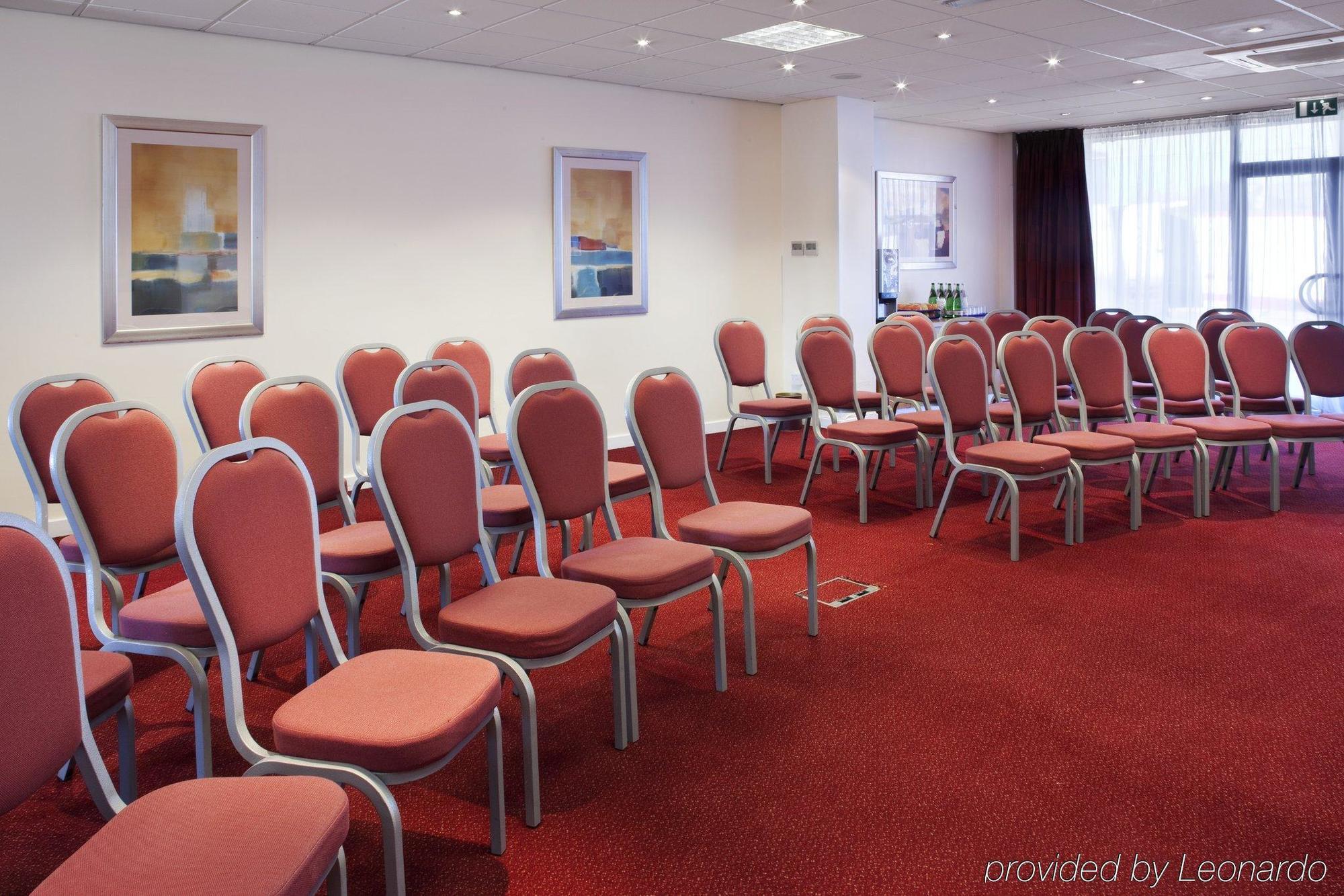 Holiday Inn Express Park Royal By Ihg Лондон Зручності фото