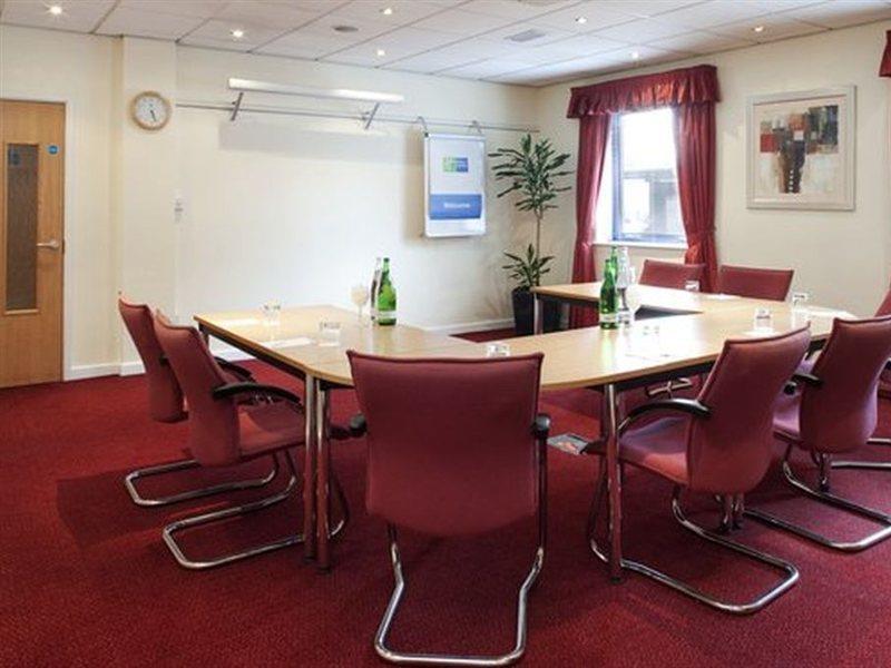 Holiday Inn Express Park Royal By Ihg Лондон Екстер'єр фото