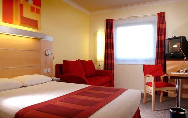 Holiday Inn Express Park Royal By Ihg Лондон Екстер'єр фото