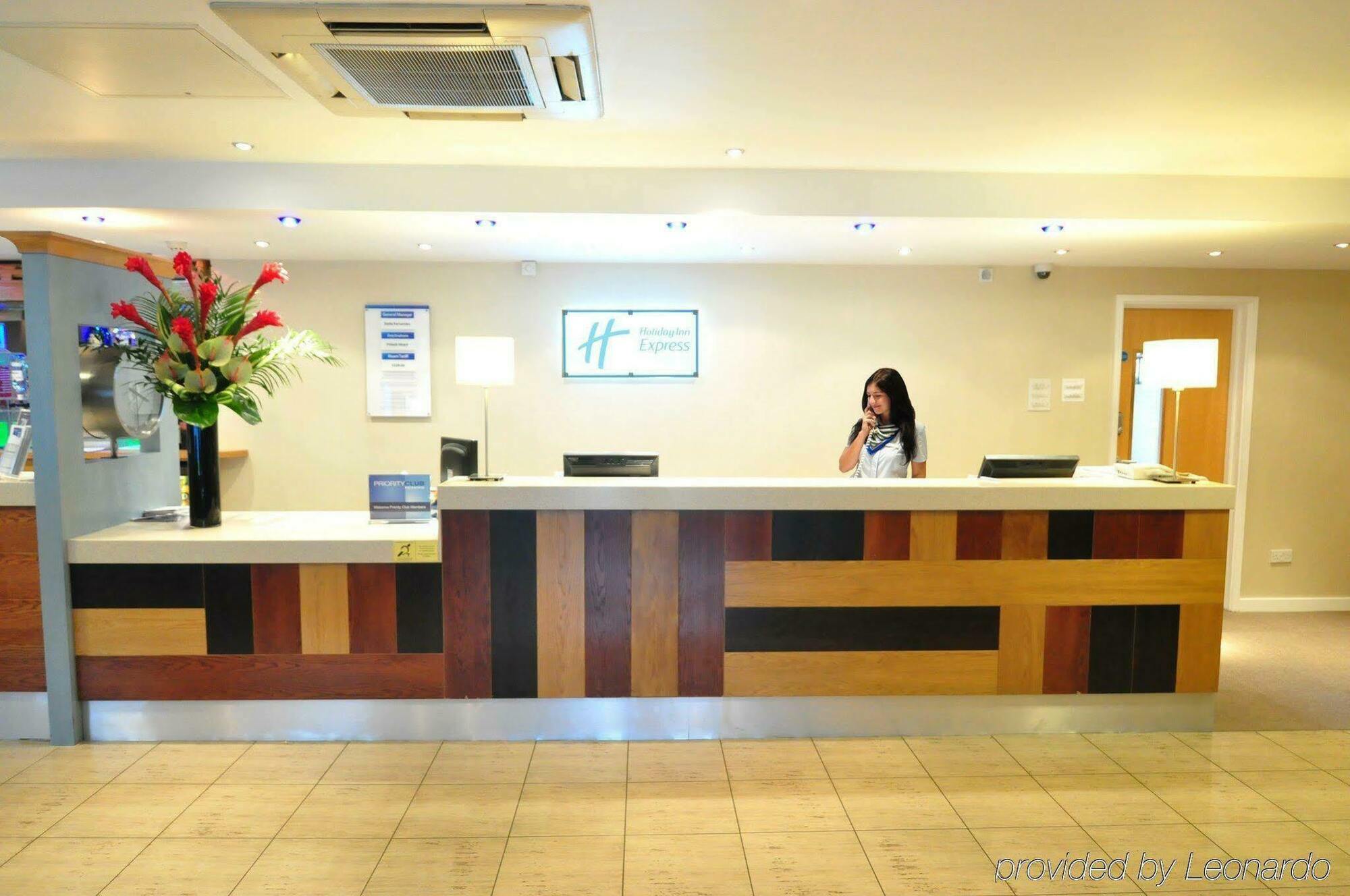 Holiday Inn Express Park Royal By Ihg Лондон Інтер'єр фото